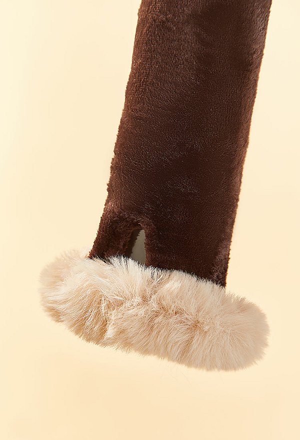 Sexy Mono con Cola y Capucha Muñeco peludo Labubu derivado con calcetines Sexy Mono con Cola y Capucha Muñeco peludo Labubu derivado con calcetines