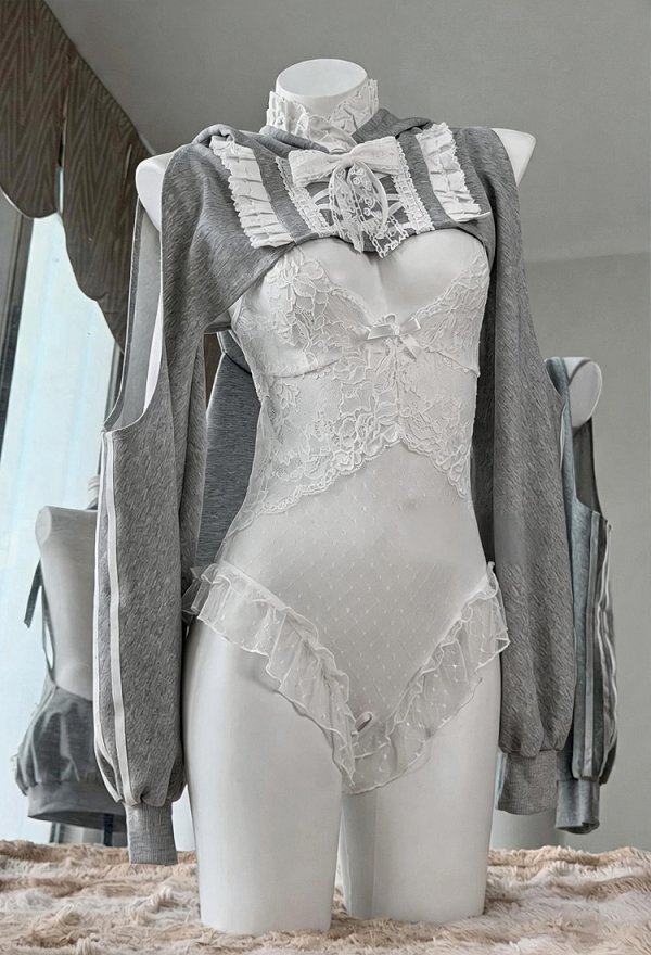 Conjunto Deportivo de Conejito Gris Sexy con Body de Encaje y Falda Peto con Top Corto