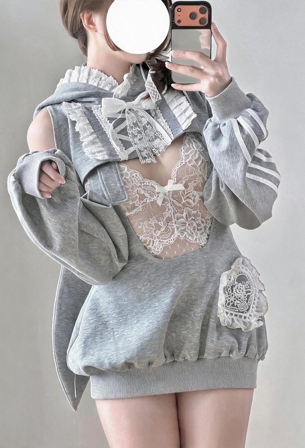 Conjunto Deportivo de Conejito Gris Sexy con Body de Encaje y Falda Peto con Top Corto