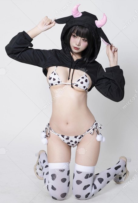 Costume Bikini Sexy à Imprimé Vache avec Soutien Gorge et Culotte Crop Top à Capuche et Bas Assortis