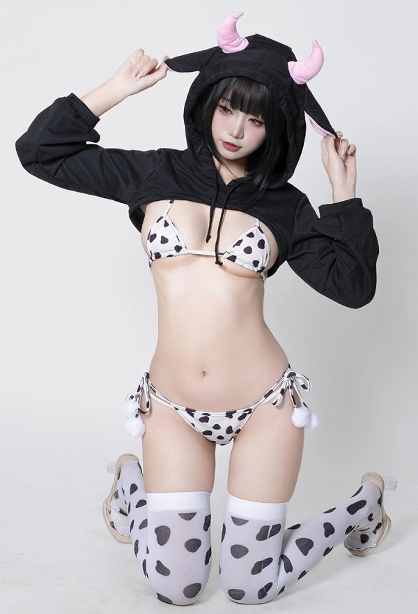 Sexy Bikini Outfit Kuhmuster BH Höschen Kapuzen Crop-Top und Strümpfen