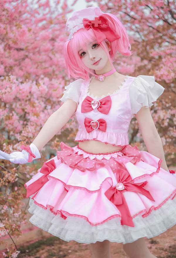 My Guardian Characters Hinamori Amu Cosplay Costume Short Top and Skirt with Gloves and Hat My Guardian Characters Hinamori Amu Cosplay Costume Short Top and Skirt with Gloves and Hat