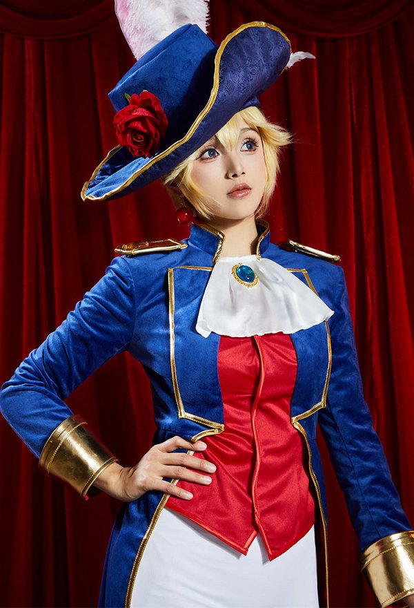 Girl Peach Cosplay Costume Swordfighter Costume de Chevalier Bleu Top et Pantalon avec Chapeau et Boucles d'Oreilles Girl Peach Cosplay Costume Swordfighter Costume de Chevalier Bleu Top et Pantalon avec Chapeau et Boucles d'Oreilles