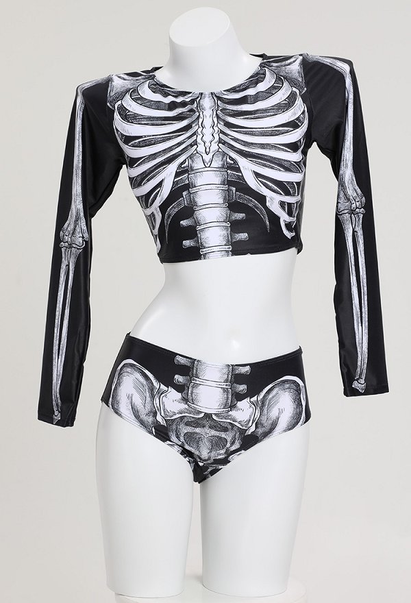 Bañador gótico de dos piezas con estampado de calaveras Bañador y top de manga larga