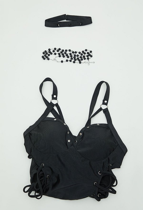 Traje de baño de una pieza derivado de Misa