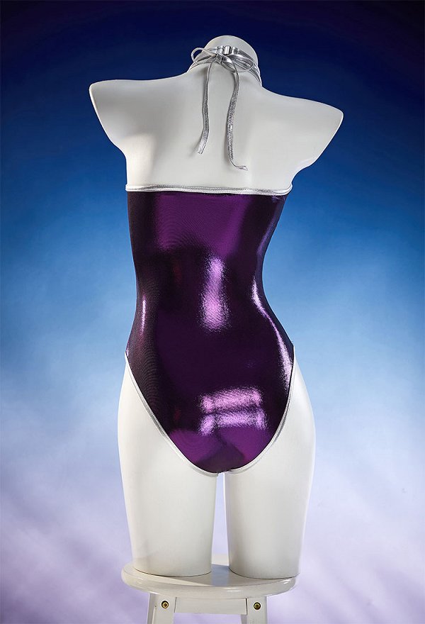 Maillot de bain une pièce à col bénitier manches et col avec empiècements de couleur inspiré des super-héroïnes Teen Titans
