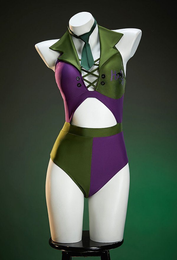 Traje de baño de una pieza con estampado patchwork y corbata derivado de Joker Traje de baño de una pieza con estampado patchwork y corbata derivado de Joker