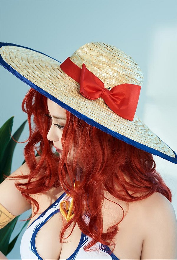 LOL Sarah Pool Party Traje de baño de una pieza con corte halter y escote con sombrero y falda envolvente