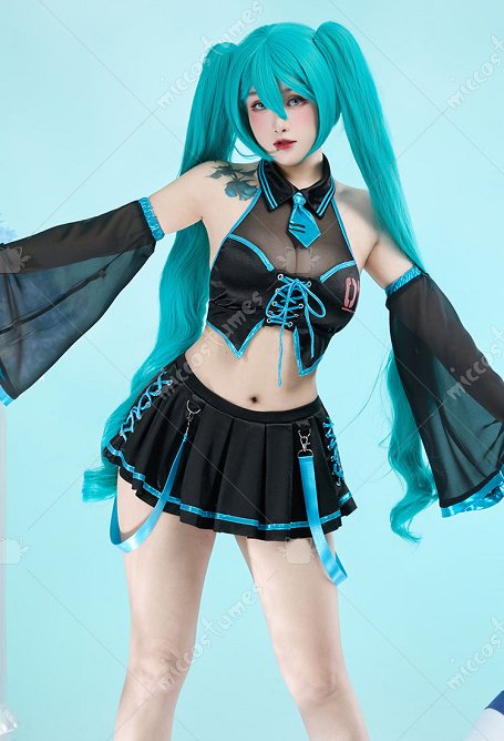 Traje de baño de dos piezas derivado vocal Conjunto de bikini Top con cuello halter y falda Traje de baño Traje de baño con mangas
