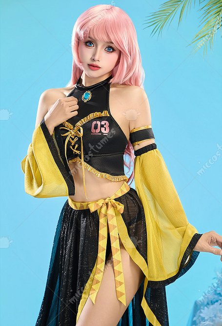 Vocal Luka Derivado Traje de baño de dos piezas con top halter y ropa interior con falda y mangas de tul.