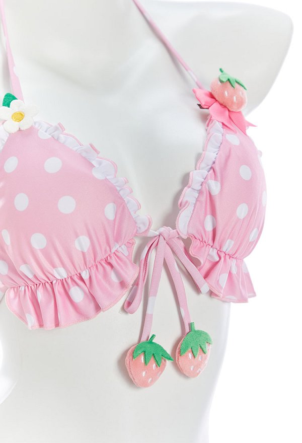 Traje de baño conjunto de bikini de fresa con lunares retro y lazo. Traje de baño conjunto de bikini de fresa con lunares retro y lazo.