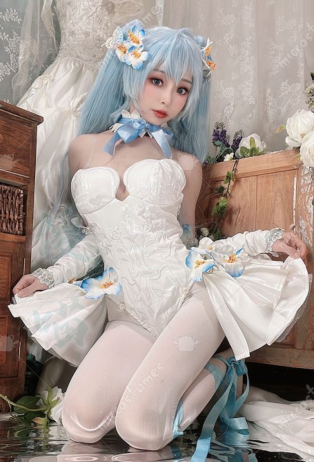 Kawaii Body Blanc et Collants avec Décorations de Fleurs et Tailing Cosplay Costume
