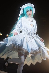 Vocal vocal Costume de Cosplay Nuit d'étoiles Robe et cape assorties avec chapeau et nœud papillon