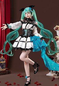Vocal Cosplay Costume Robe Blanche Noire et Ceinture avec Anneau de Cheville et Accessoire de Tête