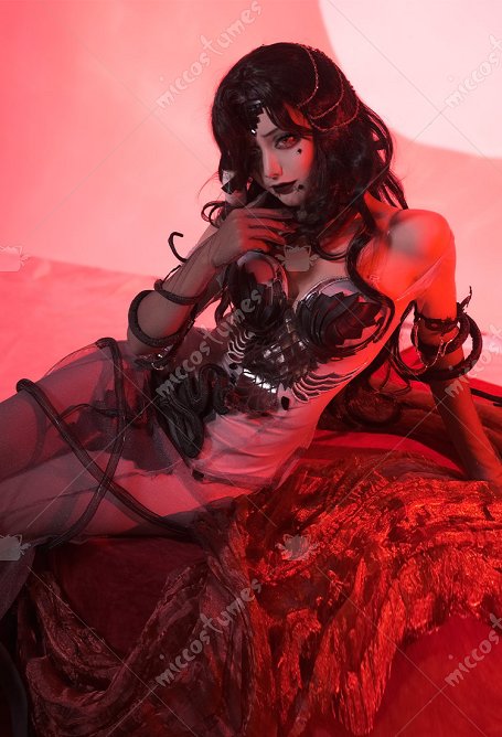 Onmyoji Izanami Cosplay Kostüm Rückenfreies Kleid Armreif Ohrring und Nagelplatte