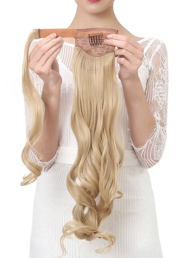 Perruque de Cosplay Blonde de Longueur Moyenne avec Queue de Cheval Bouclée Perruque Velcro Duveteuse avec Queue de Cheval